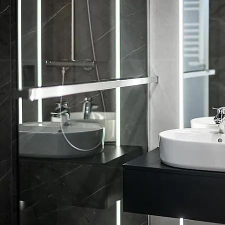 Port Popowice -darmowy Garaz I Rowery - Meldunki 24na7 - Tramwajem 15 Min Do Rynku * ヴロツワフ