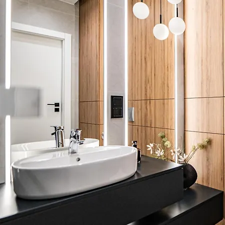 Port Popowice -darmowy Garaz I Rowery - Meldunki 24na7 - Tramwajem 15 Min Do Rynku * Wrocław