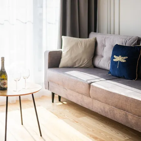 Port Popowice -darmowy Garaz I Rowery - Meldunki 24na7 - Tramwajem 15 Min Do Rynku